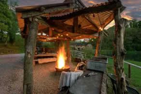 Bottom Cottage: Swimming lake, BBQ Hut, Games Room - Image 4