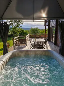 Stunning Chalet with Private Sauna & Jacuzzi. - Image 2