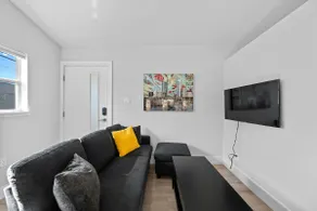 Sleek Modern Design Studio in West Campus - Image 3