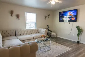 The Bungalow at Texas A&M - Image 3