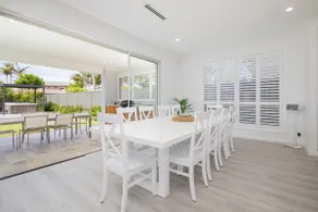 Shoreline Luxe—Refined Beachside Elegance with Spa - Image 3