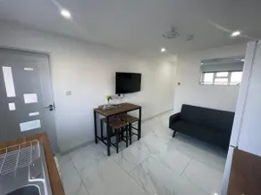 Newly built modern flat with free parking close to London Luton airport and L&D hospital - Image 5