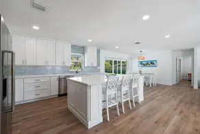 Pet Friendly Pool Home - Minutes Away from Beach - Image 5