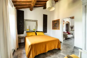 18th-century farmhouse in Cortona, garden, and 4 bathrooms - Image 3
