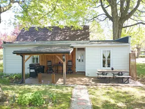 Newly Remodeled 1900 Cottage - Image 2