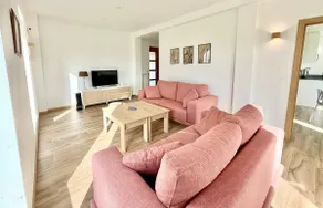 Impressive family home 5 minutes from the beach - Image 3