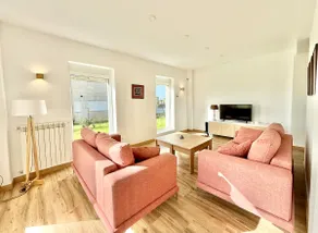 Impressive family home 5 minutes from the beach - Image 4