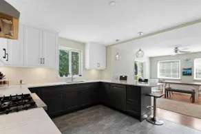 Spacious 4BR home – Dogs Welcome - Image 3
