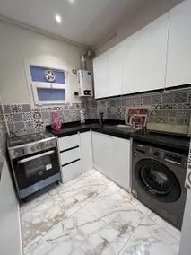 Three-Bedroom Deluxe Apartment - Image 2