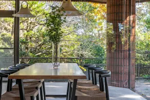 A spacious and relaxing hot spring! A 250-tsubo (820 m²) property with a calm, art-museum-like atmosphere, featuring a private rental accommodation - Image 3