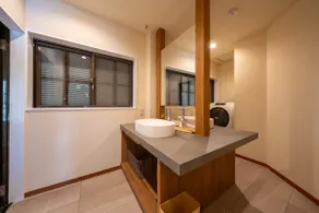 A spacious and relaxing hot spring! A 250-tsubo (820 m²) property with a calm, art-museum-like atmosphere, featuring a private rental accommodation - Image 5