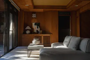 A spacious and relaxing hot spring! A 250-tsubo (820 m²) property with a calm, art-museum-like atmosphere, featuring a private rental accommodation - Image 2