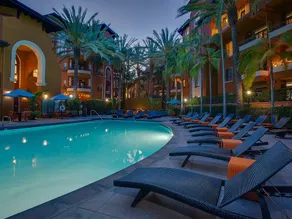 Chic & Cozy Condo Near Disney - Pool & Gym - Image 4