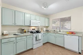 3bd/2ba House w/ Garage ~Charming Serenity in Mesa - Image 4