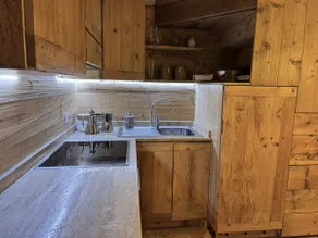 Exclusive Apartment on the Ski Slopes - Image 4