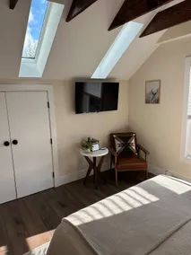 The Innwoods - Studio Apartment 2 - Image 3
