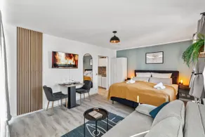 Quiet City Oasis • Rooftop • Parking - Image 3
