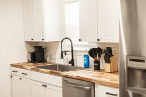 Central 3BR Retreat - Image 4