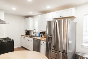 Central 3BR Retreat - Image 3