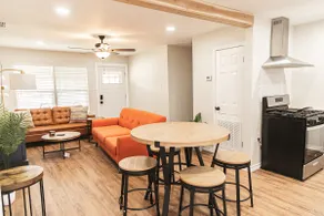 Central 3BR Retreat - Image 2