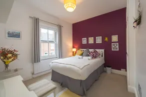 Colourful, homely 2 bed terrace - Image 5