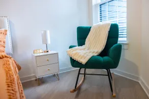 Cozy 1BR | Private Balcony, Gym, Pool & Workspace - Image 3