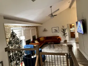 Cozy Stay with Entertainment - Image 2