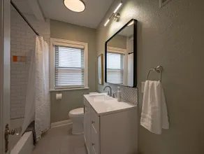 Pierce:Well Appointed Group Home w/ Kings & Queens - Image 4