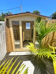 Tropical Backyard Escape • Pool+Sauna•10 Min Beach - Image 4