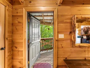 Honeymoon Cottage Breathtaking Views w/ Hot Tub! - Image 4