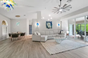 Modern Luxury Retreat in Naples - Image 5