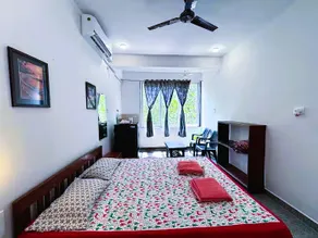 Studio Peaceful Path R-5 by Mukund Sadan Arambol - Image 4