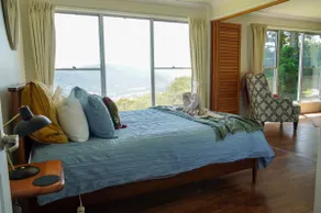 Rainbow Lorikeet Cabin Scenic Escape & Stars - Image 4