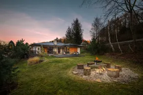 Modern Nature Retreat w Pool, PS5 & Hot Tube - Image 3