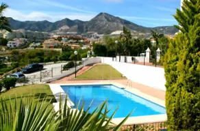 Terrace overlooking the sea - Image 3