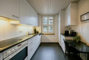 Spacious apartment – central & close to the old town - Image 3