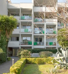 Vatican City Green Apartment - Image 5
