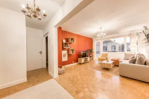 Parisian-Style Apt w/ Free Parking & RER B Access - Image 5