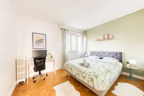 Parisian-Style Apt w/ Free Parking & RER B Access - Image 3