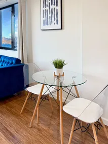 Luxe 2BR Master Suite Near NYC & MetLife - Image 3