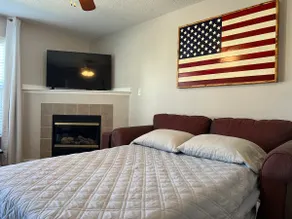 Min 2 Base/Restaurants+Fenced Bckyard+3TVs+Netflix - Image 4