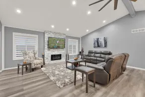 Cozy Pondside Retreat in Sterling Heights - Image 3