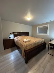 1BR/king bed/full bath/kitchen/self enter/border - Image 4
