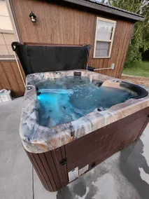 Prairieview Cabin - with Hot Tub - Image 2