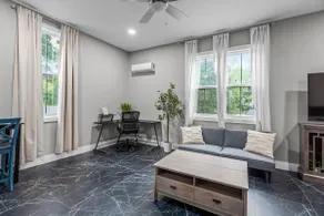 Modern Studio | 8 Mins From Downtown - Image 4