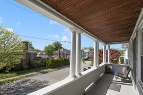 Elmhurst 2BR Near Colleges & Downtown - Image 4
