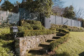 Kleinburg: Mountain Lodge in Leura - Image 5