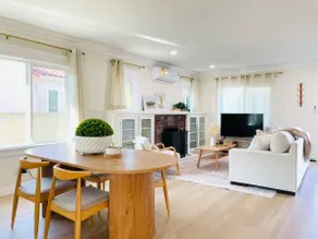15% off weekly stay| 2B1B new renovated house - Image 2