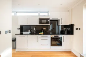Hidden 2 Bedroom Kensington Retreat | 110m² - Image 4