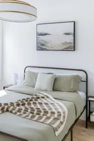Luxury 4BR w/ Rooftop • Easy NYC Access + Airport - Image 5
